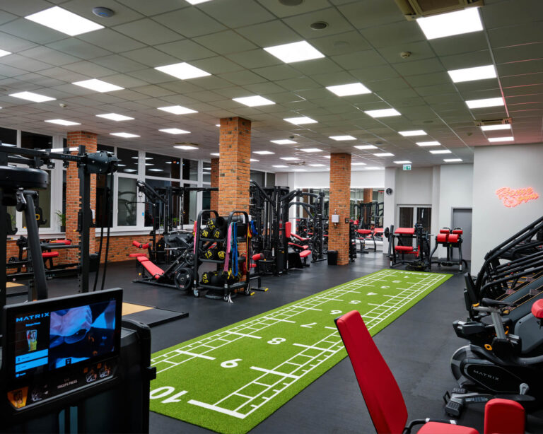 homegym bratislava fitness centrum v noci